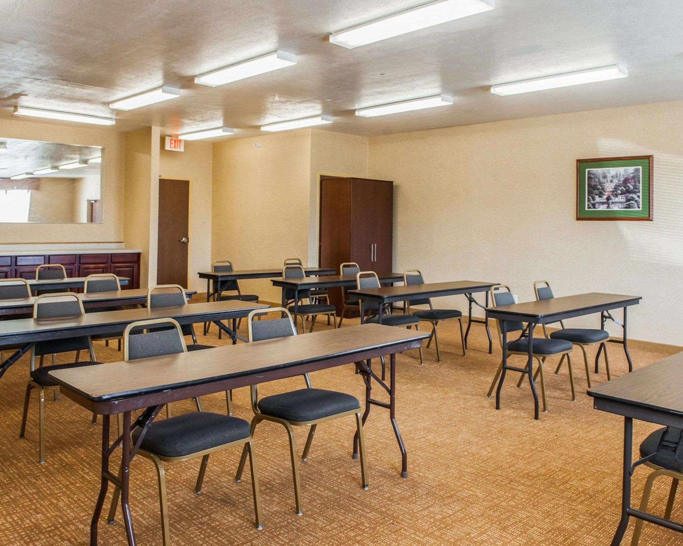 Conference room | Quality Suites NE Indianapolis Fishers