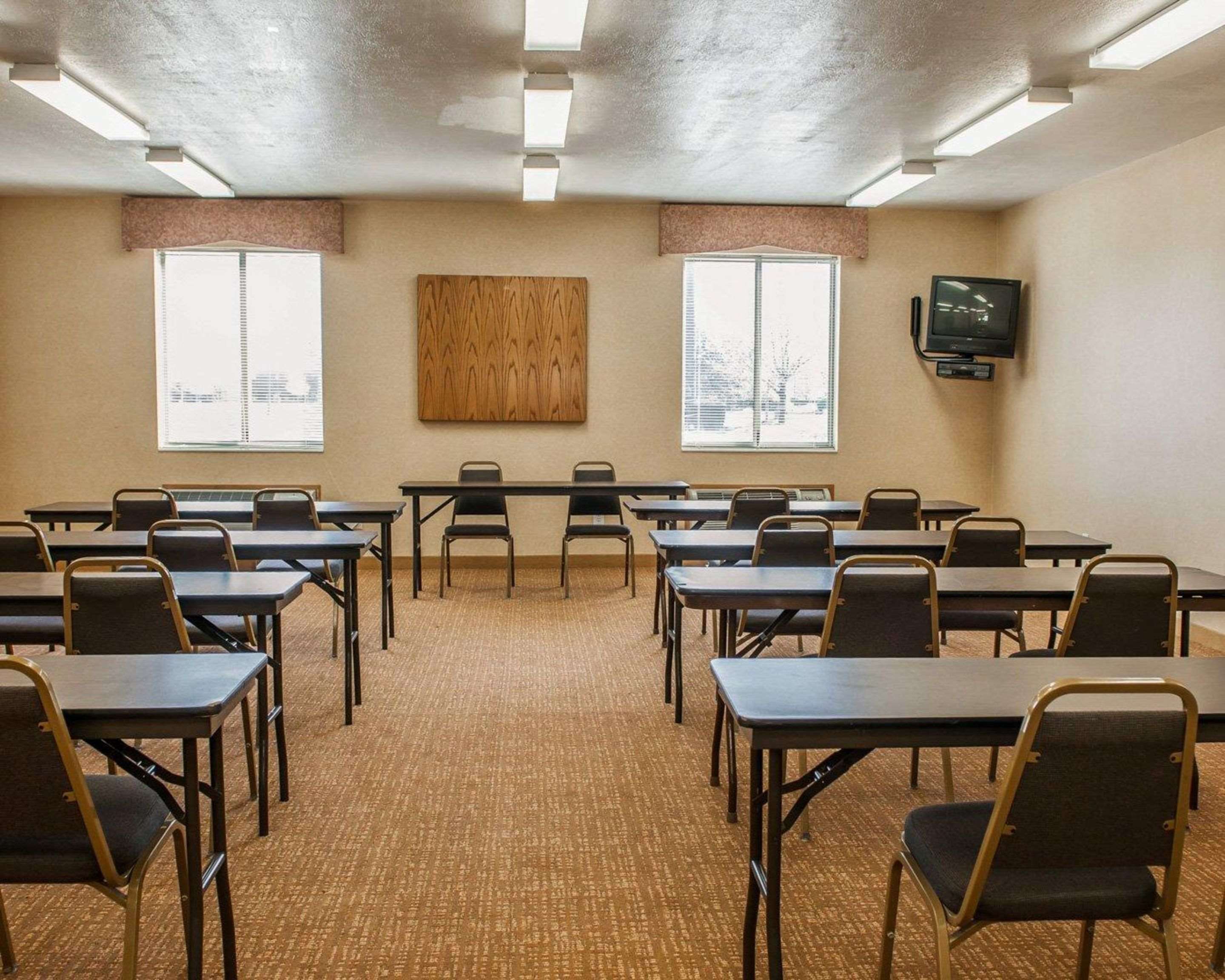 Meeting room with classroom-style setup | Quality Suites NE Indianapolis Fishers