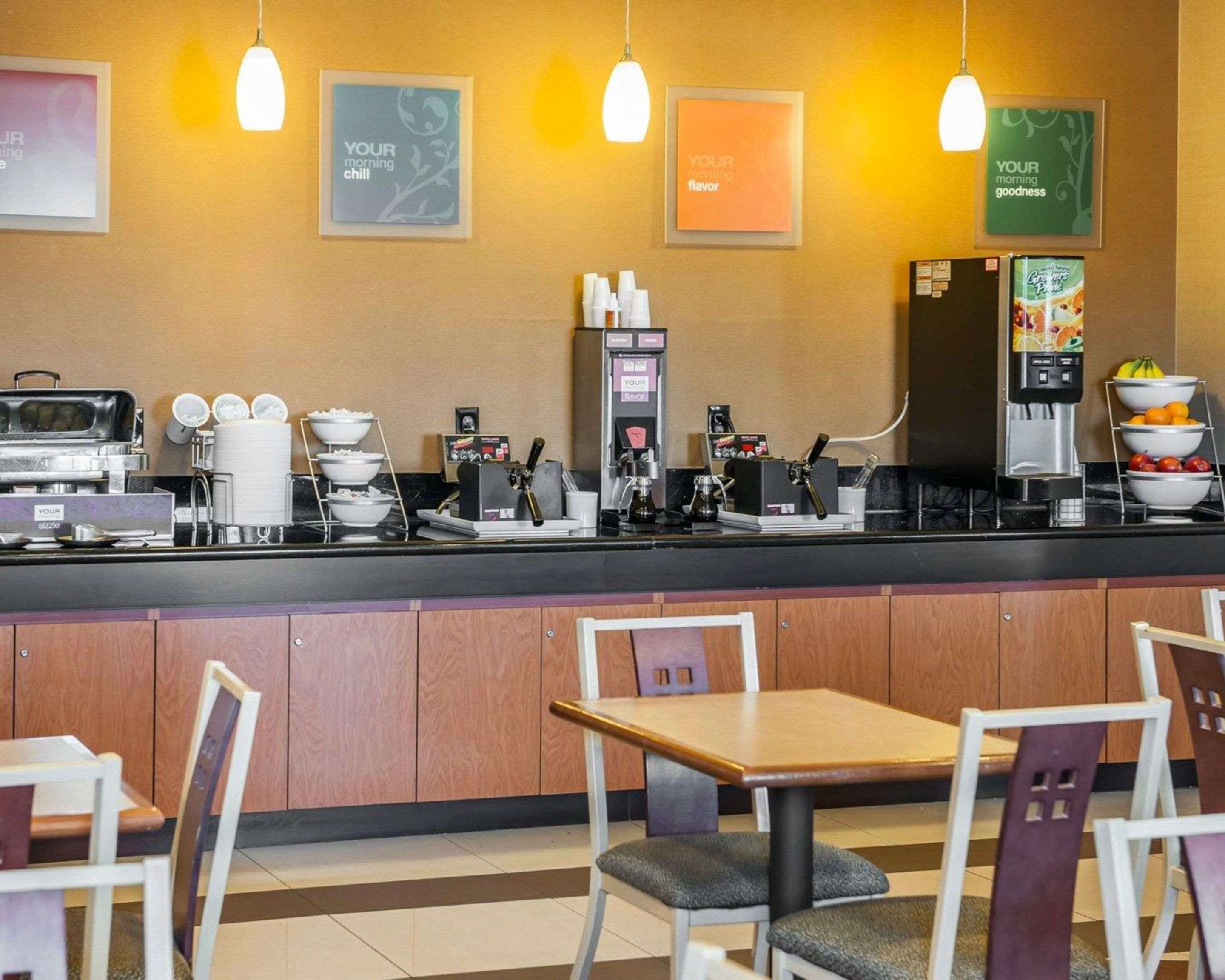 Hot and cold breakfast buffet | Quality Suites NE Indianapolis Fishers