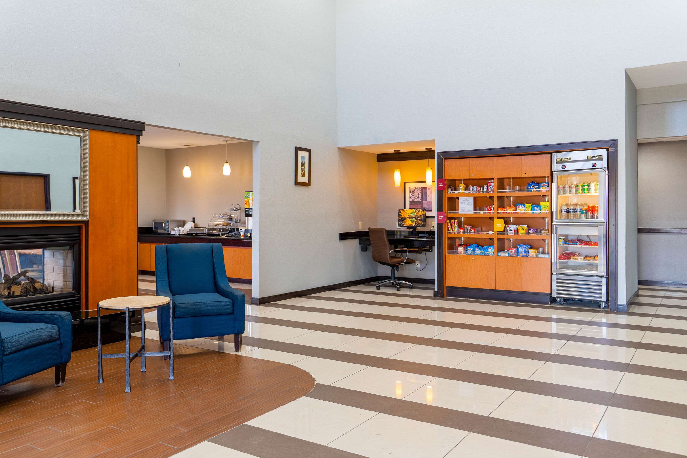 Hotel vending area | Quality Suites NE Indianapolis Fishers