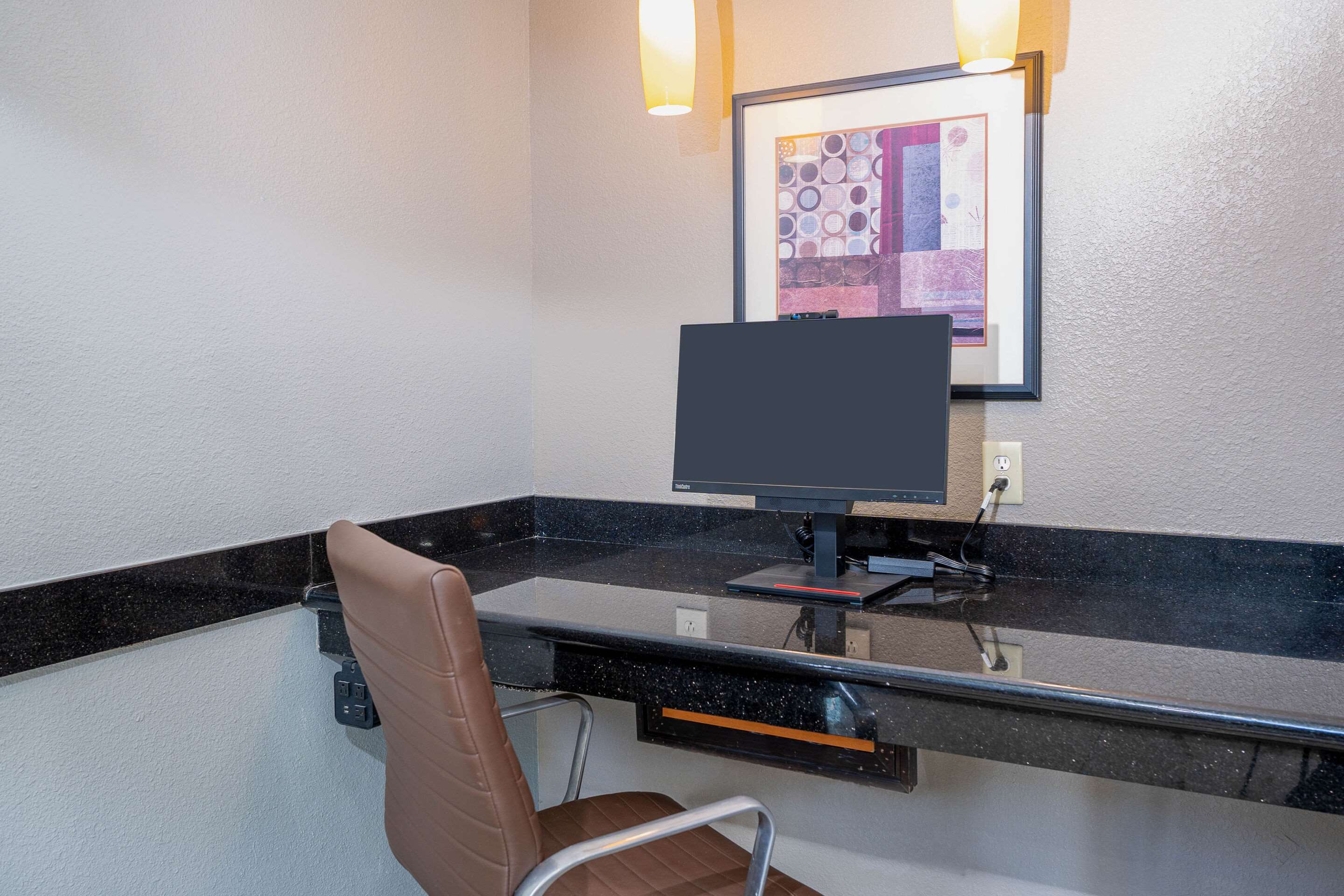 Business center | Quality Suites NE Indianapolis Fishers