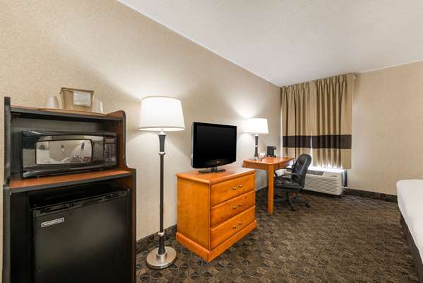  - Quality Inn & Suites Portage Portage - I-80 & I-90, Exit 23