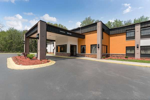 On-Site,Outdoor/Exterior,Exterior View of Building