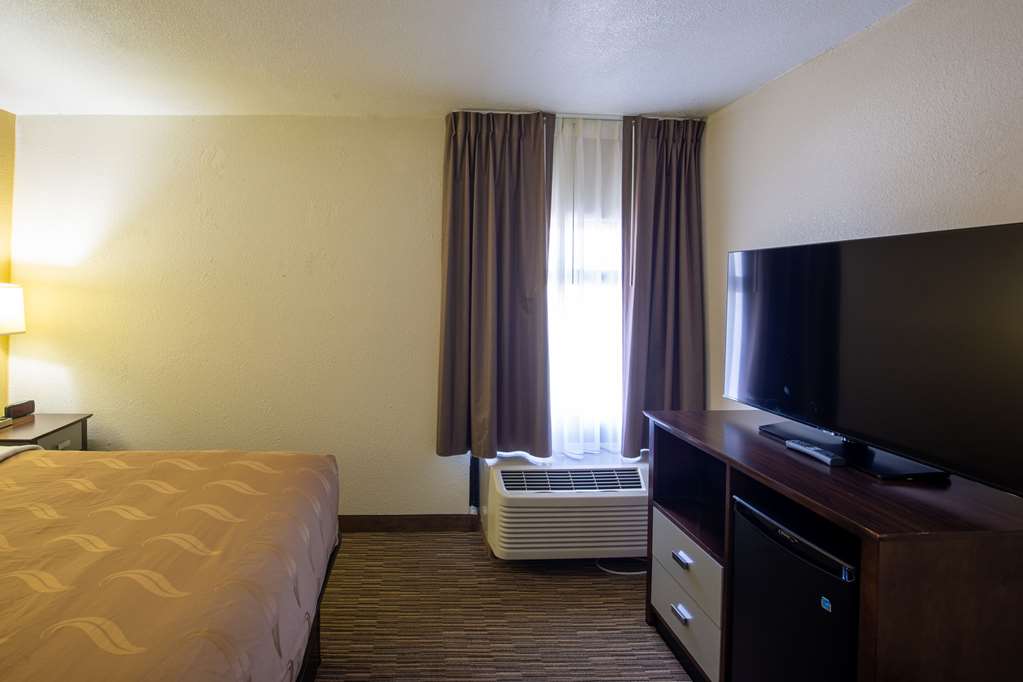 QUALITY INN & SUITES-guestroom-Guest Room,Suite,On-Site.jpg