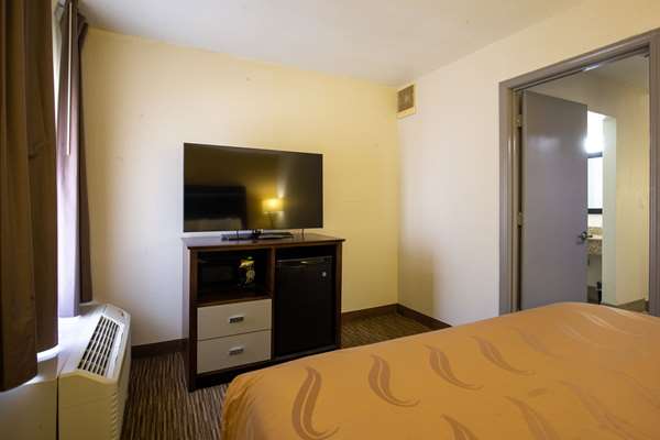Suite - Quality Inn & Suites Portage Portage - I-80 & I-90, Exit 23