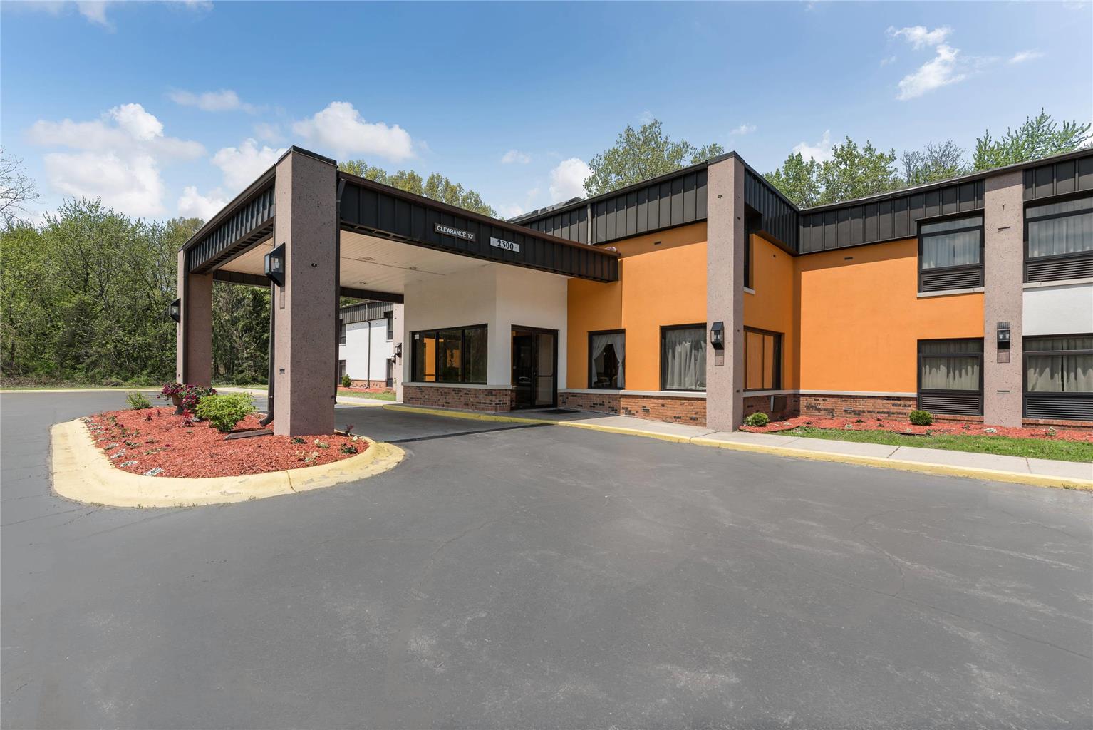 Quality Inn and Suites Portage Central