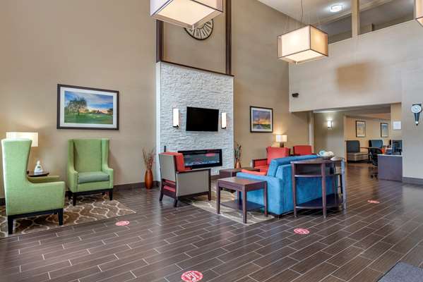  - Comfort Suites Auburn - I-69, Exit 329