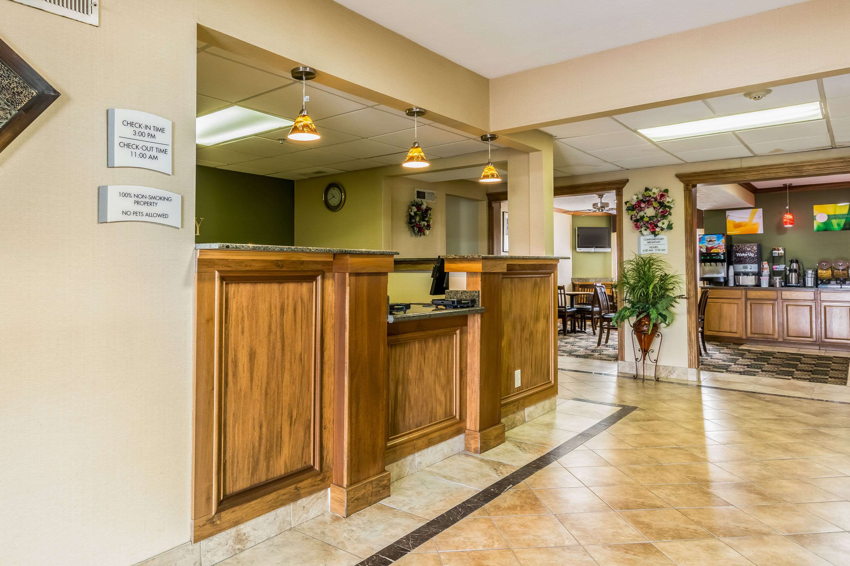 Lobby with sitting area