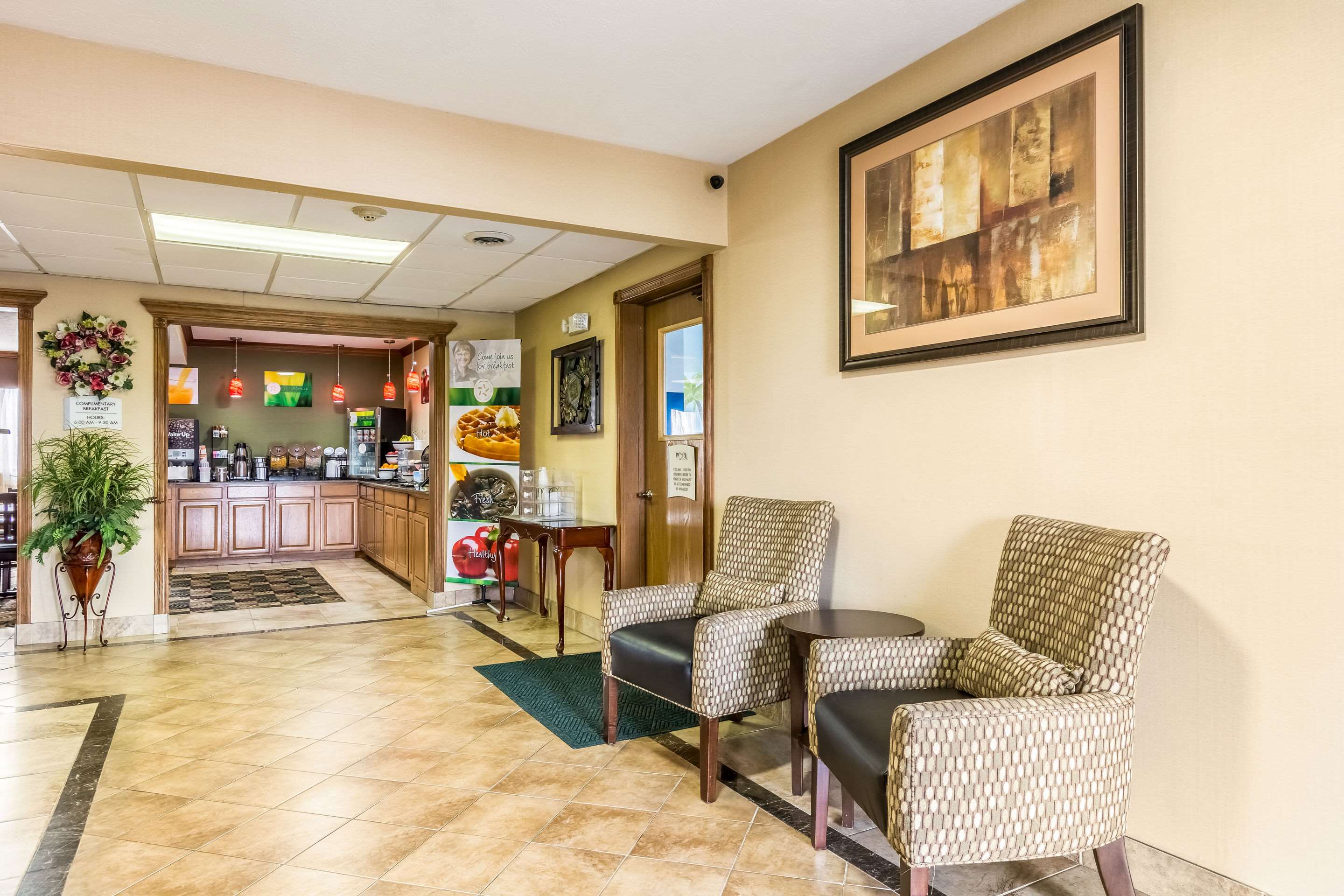 Lobby with sitting area