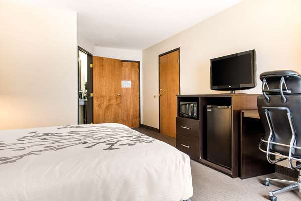  - Sleep Inn & Suites Columbus - I-65, Exit 68