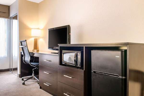  - Sleep Inn & Suites Columbus - I-65, Exit 68