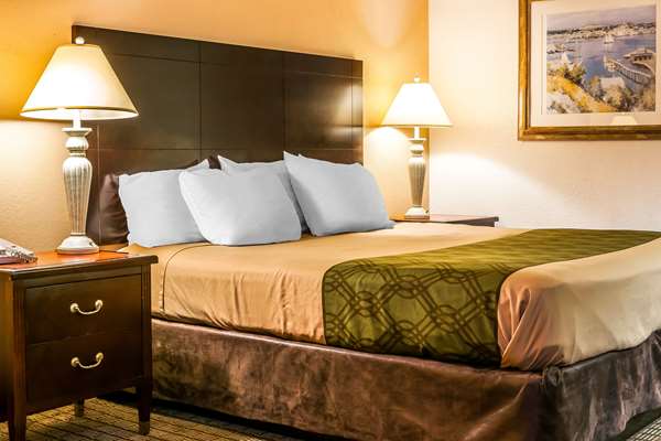  - Econo Lodge Vincennes