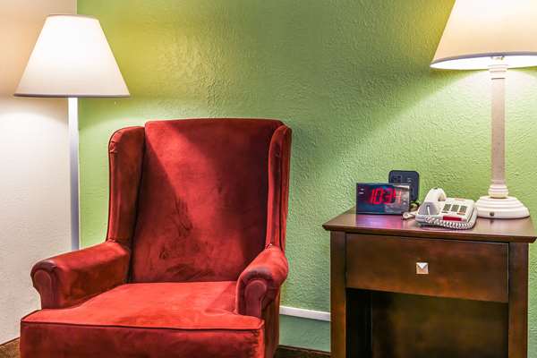  - Econo Lodge Vincennes