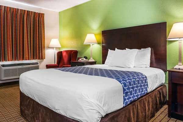  - Econo Lodge Vincennes