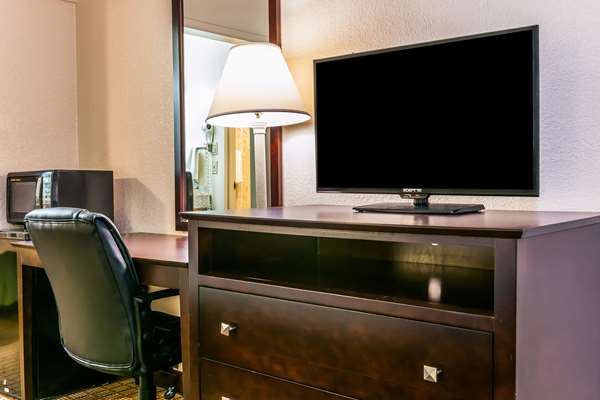  - Econo Lodge Vincennes