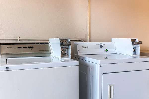 Amenities - Econo Lodge Vincennes