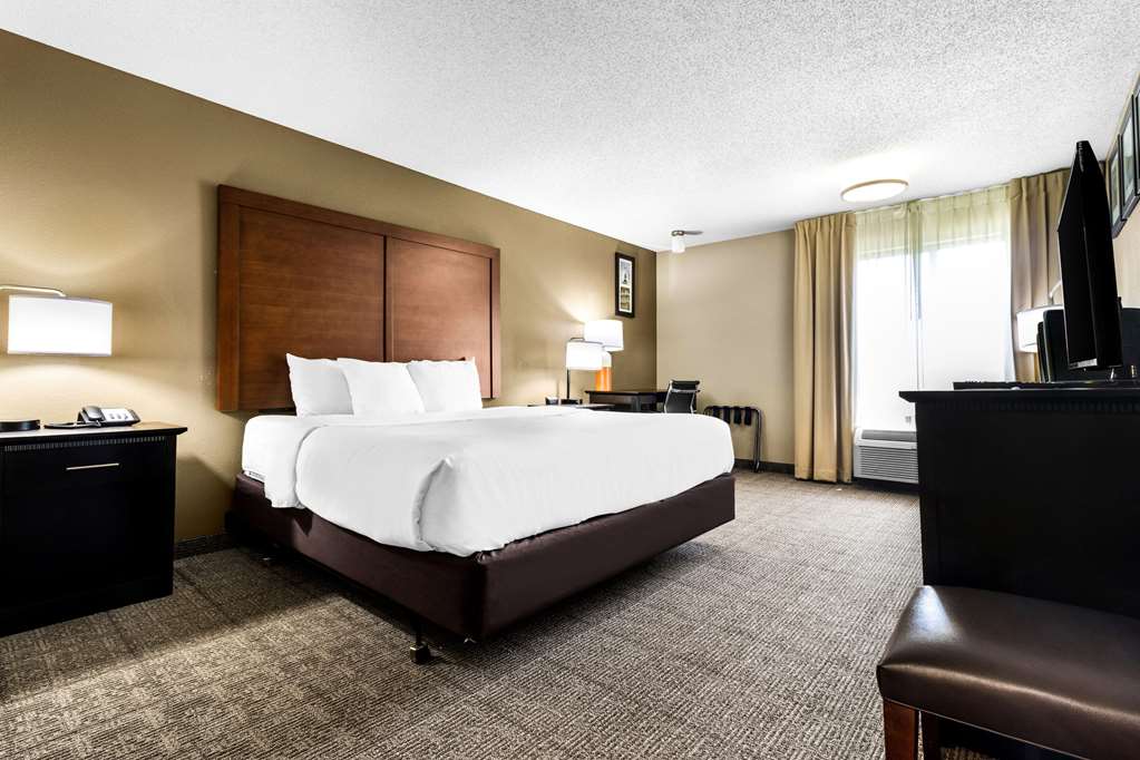COMFORT INN EVANSVILLE EAST-guestroom-Guest Room,Suite,On-Site.jpg