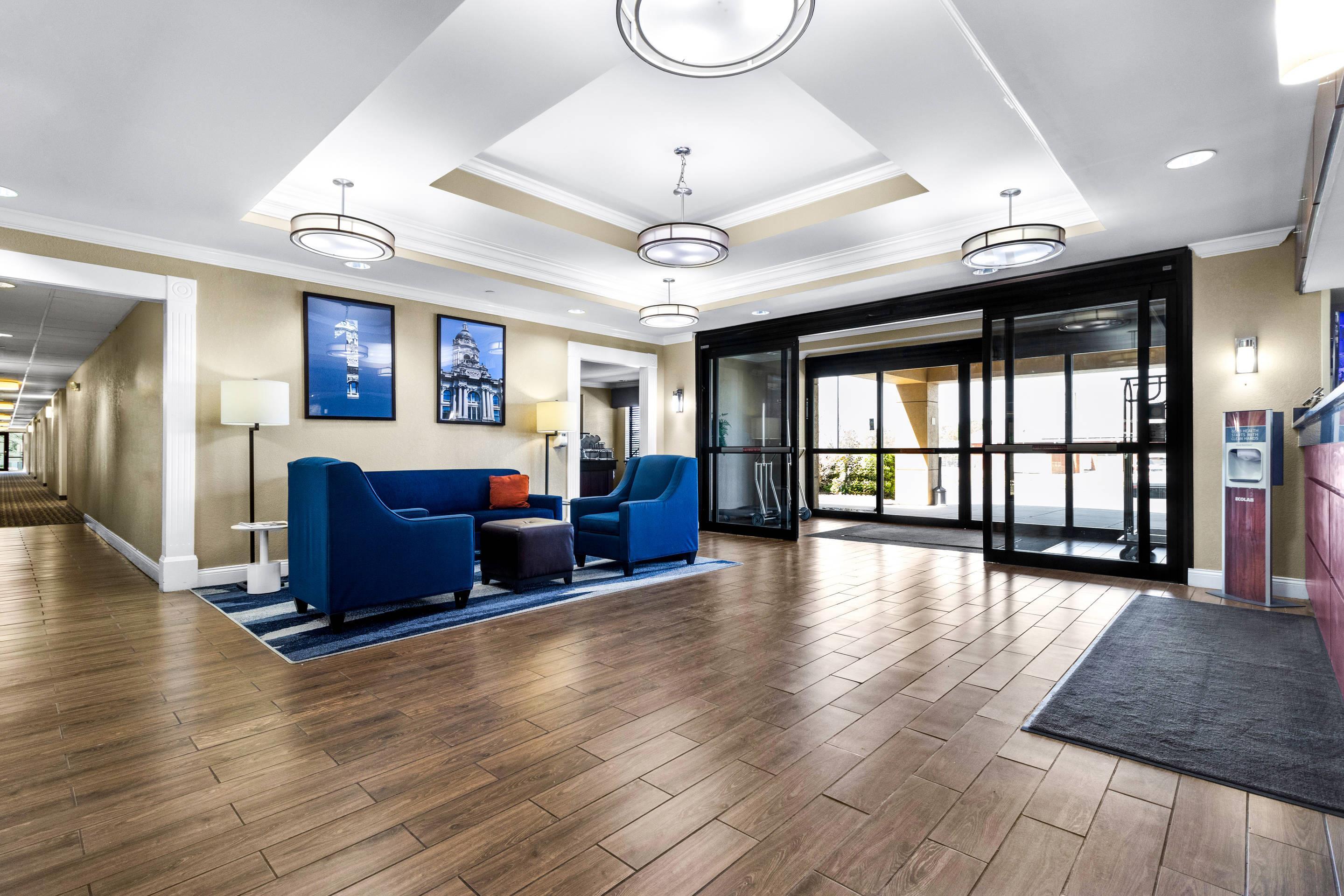 Hotel lobby | Comfort Inn East Evansville