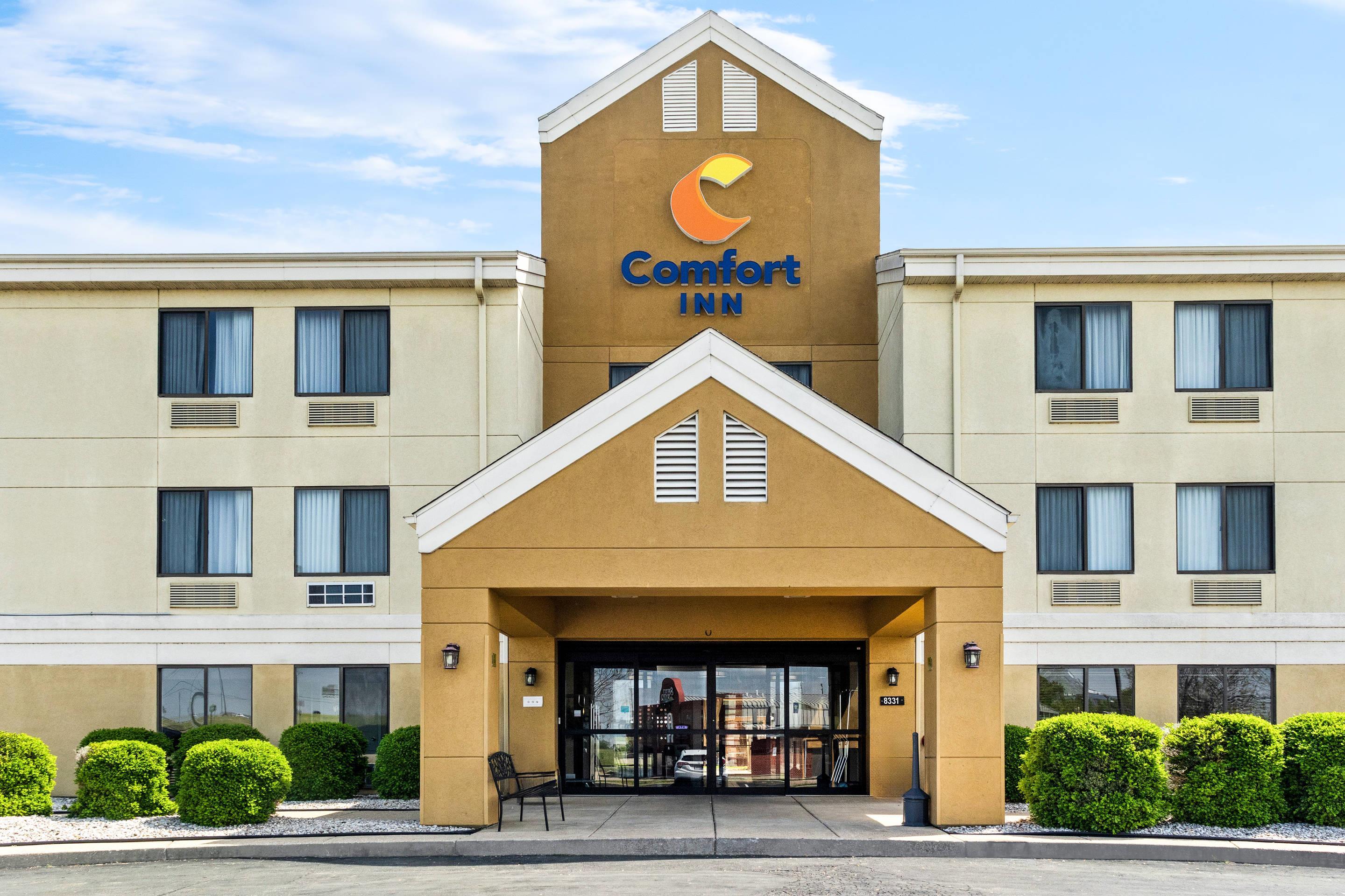 Hotel exterior | Comfort Inn East Evansville