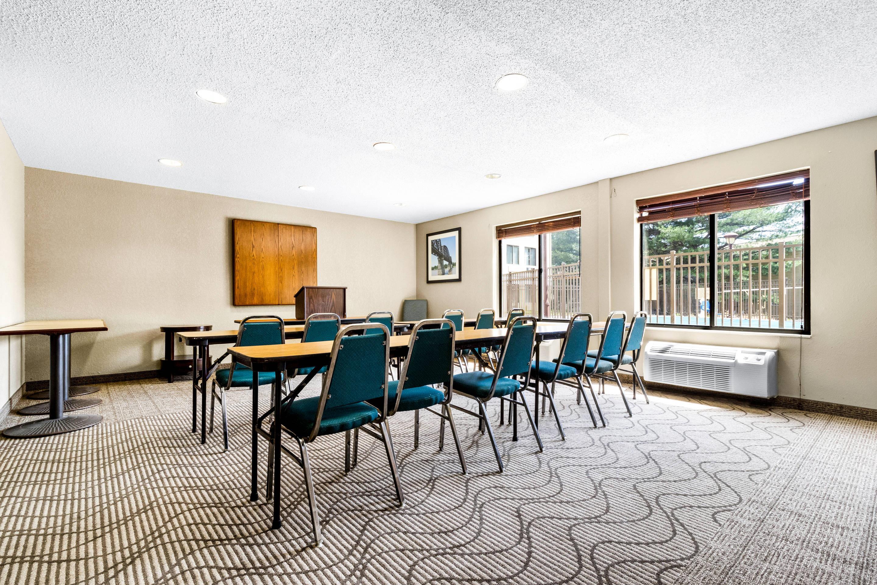 Meeting room | Comfort Inn East Evansville