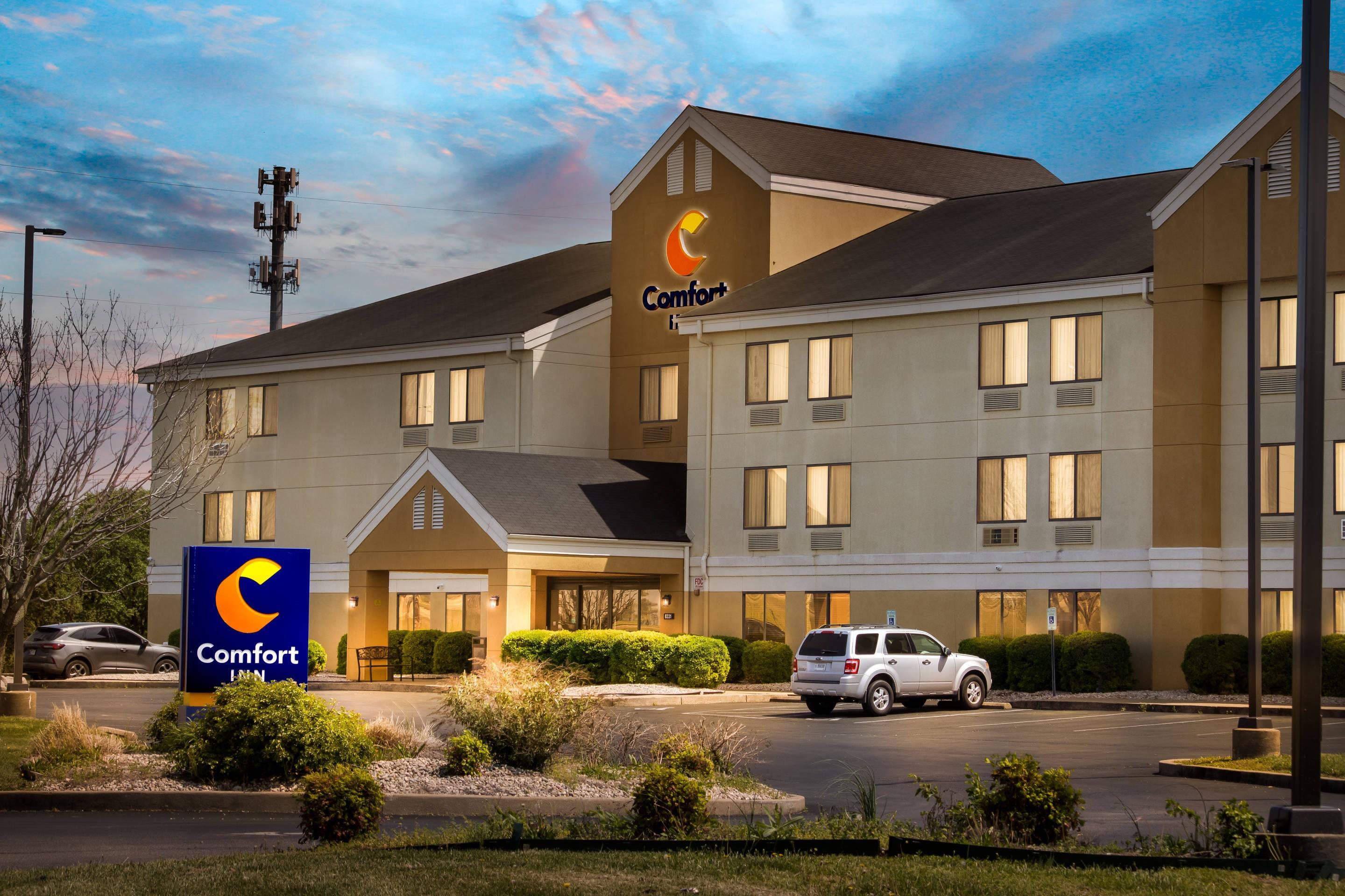 Hotel exterior | Comfort Inn East Evansville