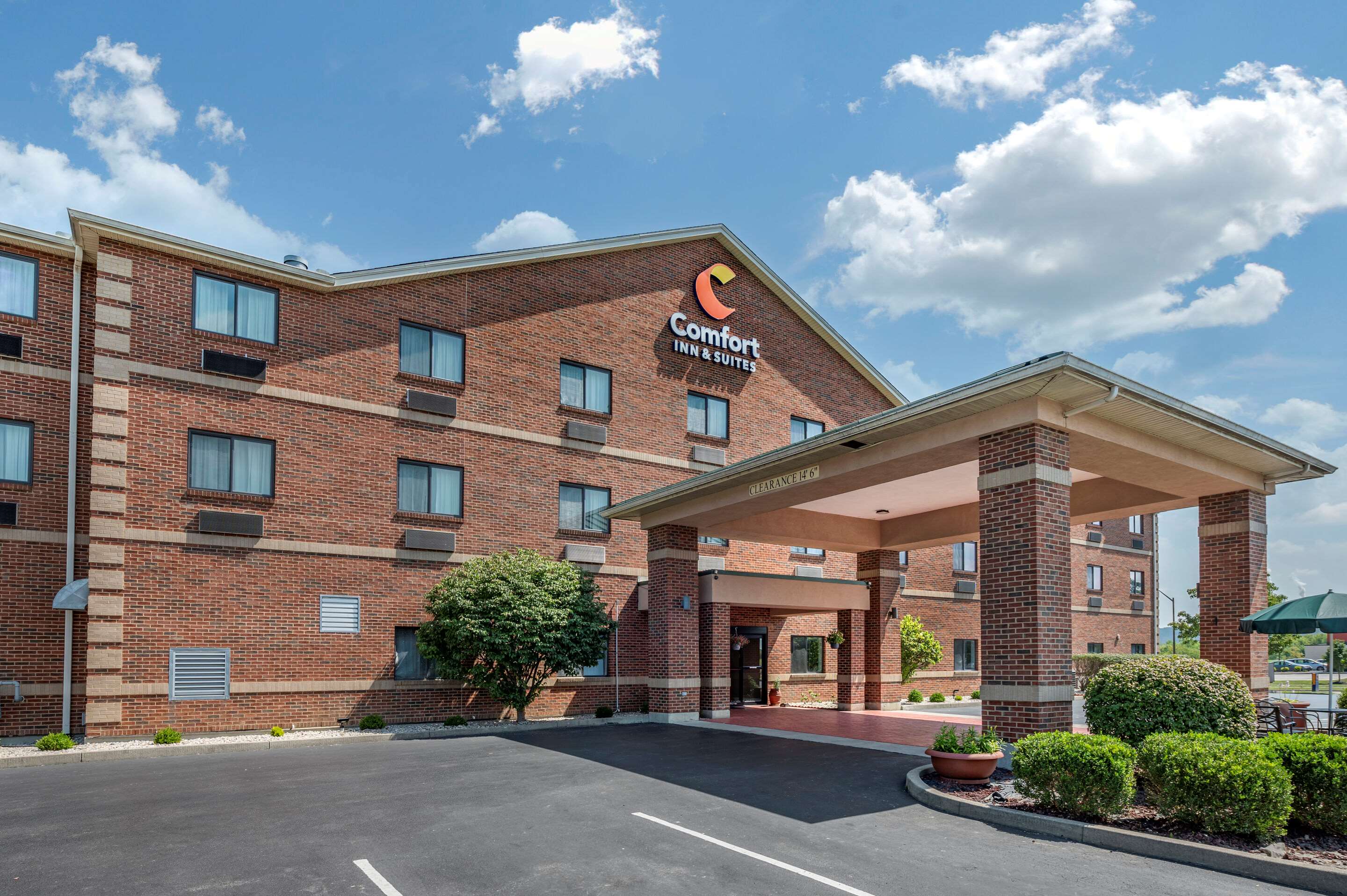 Hotel exterior | Comfort Inn