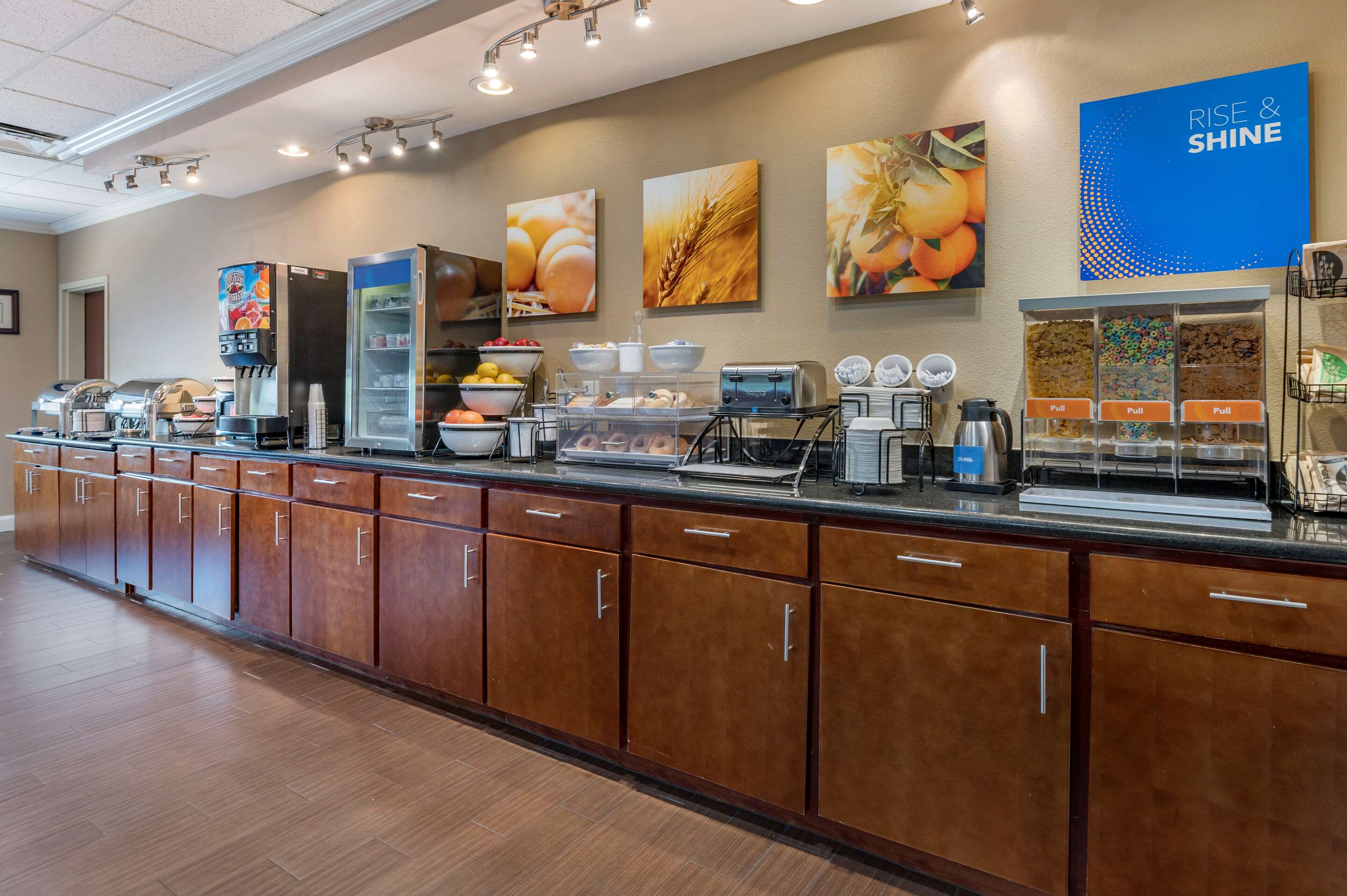 Breakfast counter | Comfort Inn