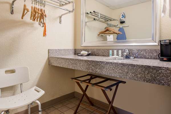  - Quality Inn Huntingburg