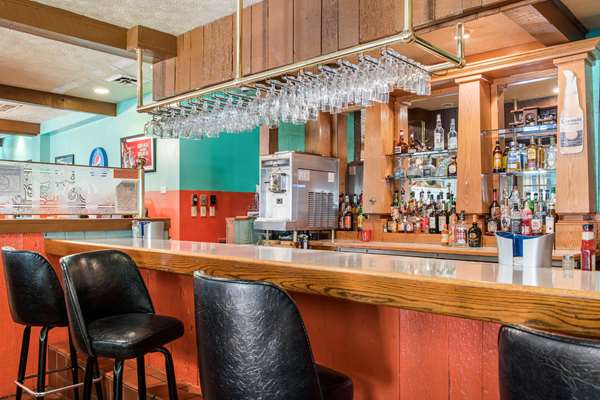 Restaurant - Quality Inn Huntingburg