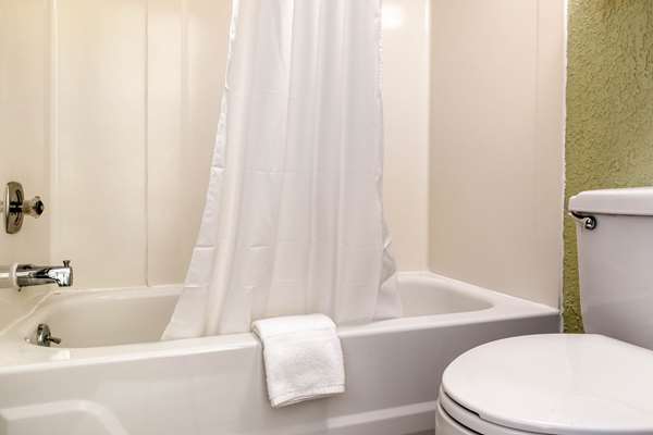  - Quality Inn Huntingburg