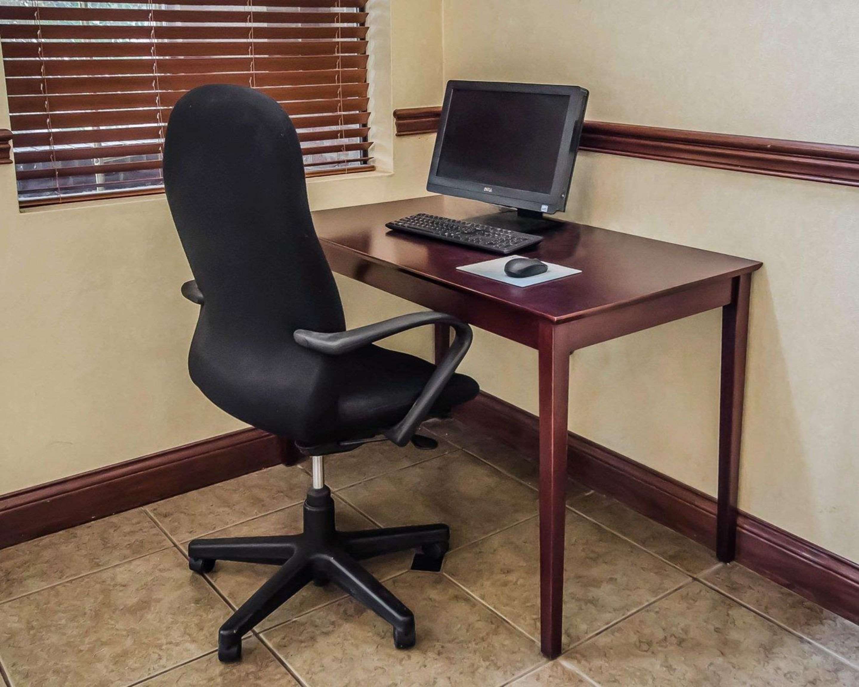 Business center with high-speed Internet access | Quality Suites Jeffersonville - Louisville North