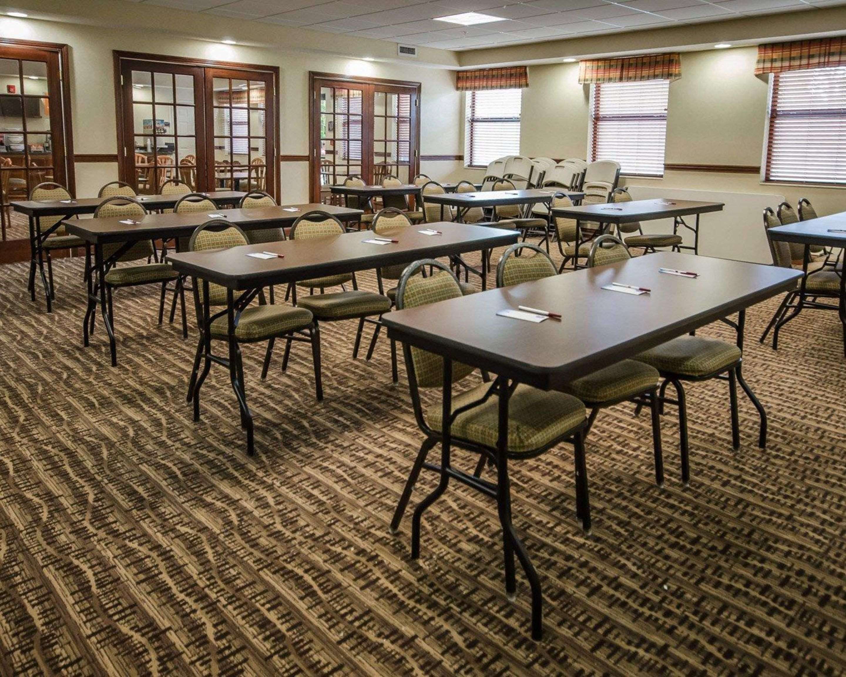Event space | Quality Suites Jeffersonville - Louisville North