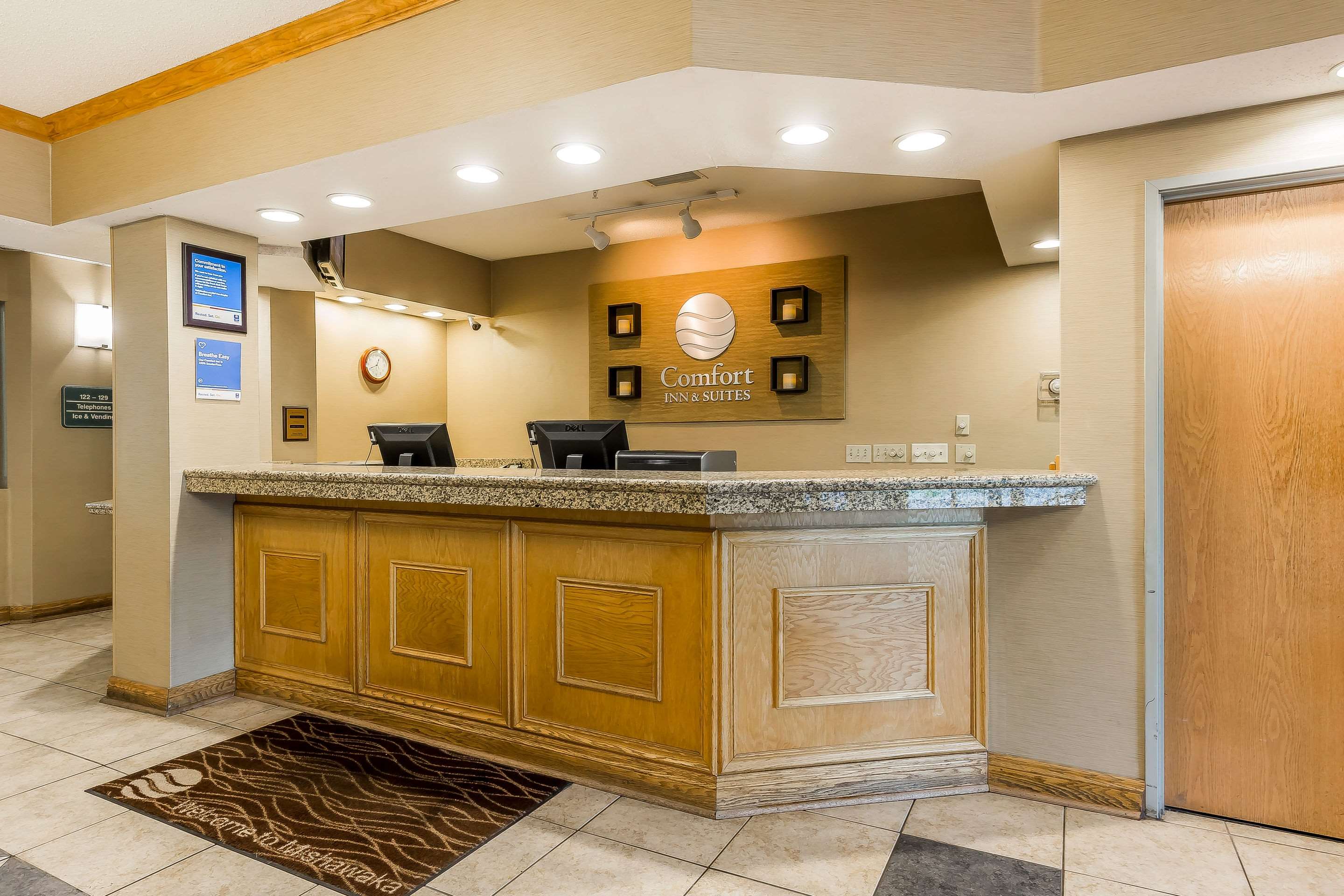 Front desk | Comfort Inn & Suites Mishawaka-South Bend