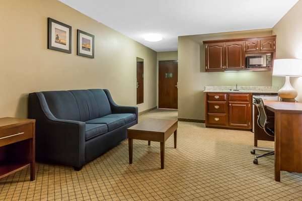 Suite - Comfort Inn & Suites Mishawaka