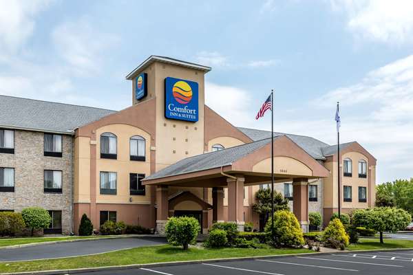 Exterior view - Comfort Inn & Suites Mishawaka