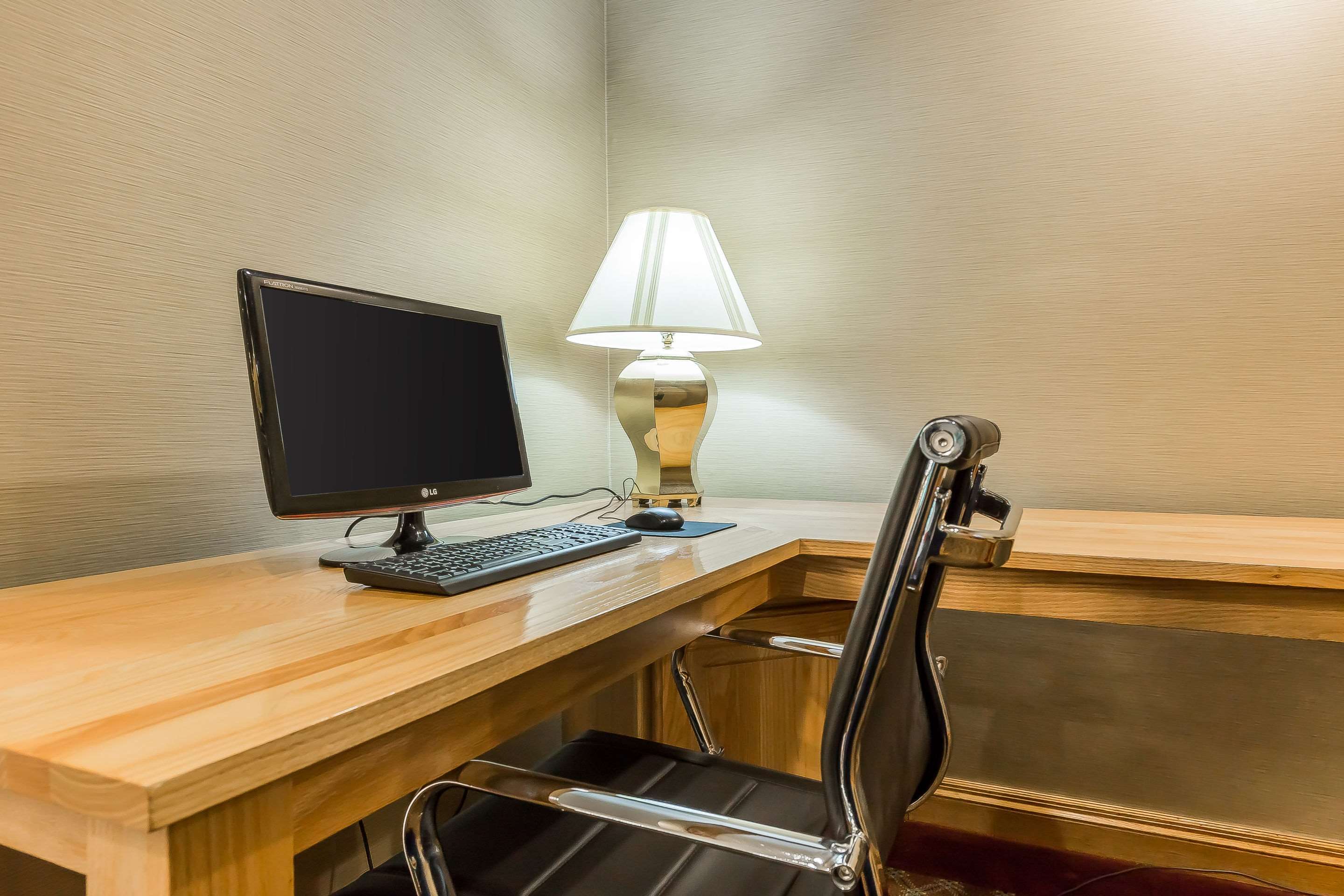 Business center | Comfort Inn & Suites Mishawaka-South Bend