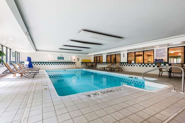 Pool - Comfort Inn & Suites Mishawaka
