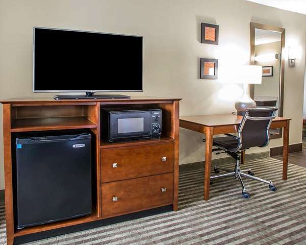  - Comfort Inn Hammond - I-80 & I-94, Exit 2