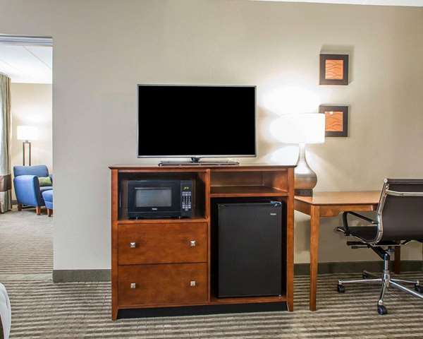 Suite - Comfort Inn Hammond - I-80 & I-94, Exit 2