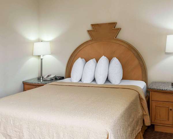 Suite - Quality Inn & Suites Greenfield - I-70, Exit 104