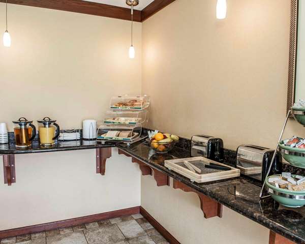 Amenities - Quality Inn & Suites Greenfield - I-70, Exit 104