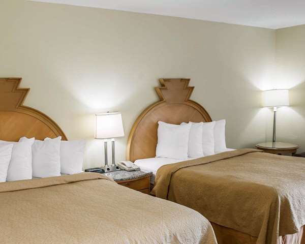  - Quality Inn & Suites Greenfield - I-70, Exit 104
