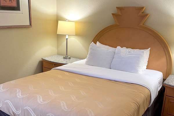 Suite - Quality Inn & Suites Greenfield - I-70, Exit 104
