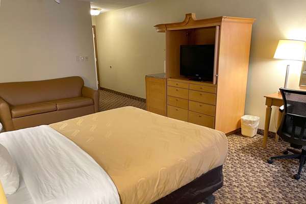  - Quality Inn & Suites Greenfield - I-70, Exit 104