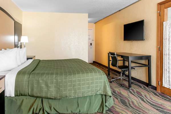 Suite - Quality Inn & Conference Center Logansport