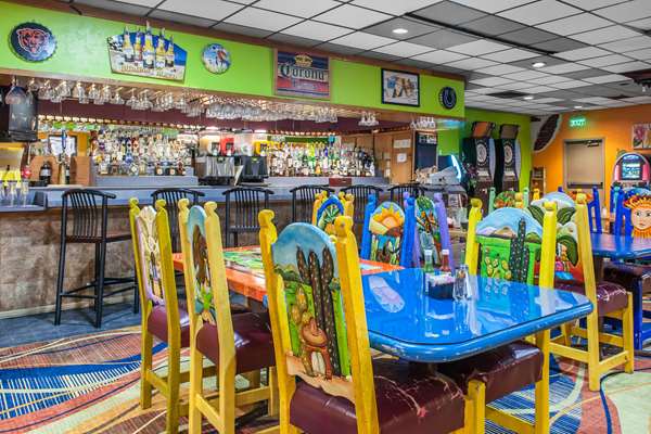 Bar - Quality Inn & Conference Center Logansport