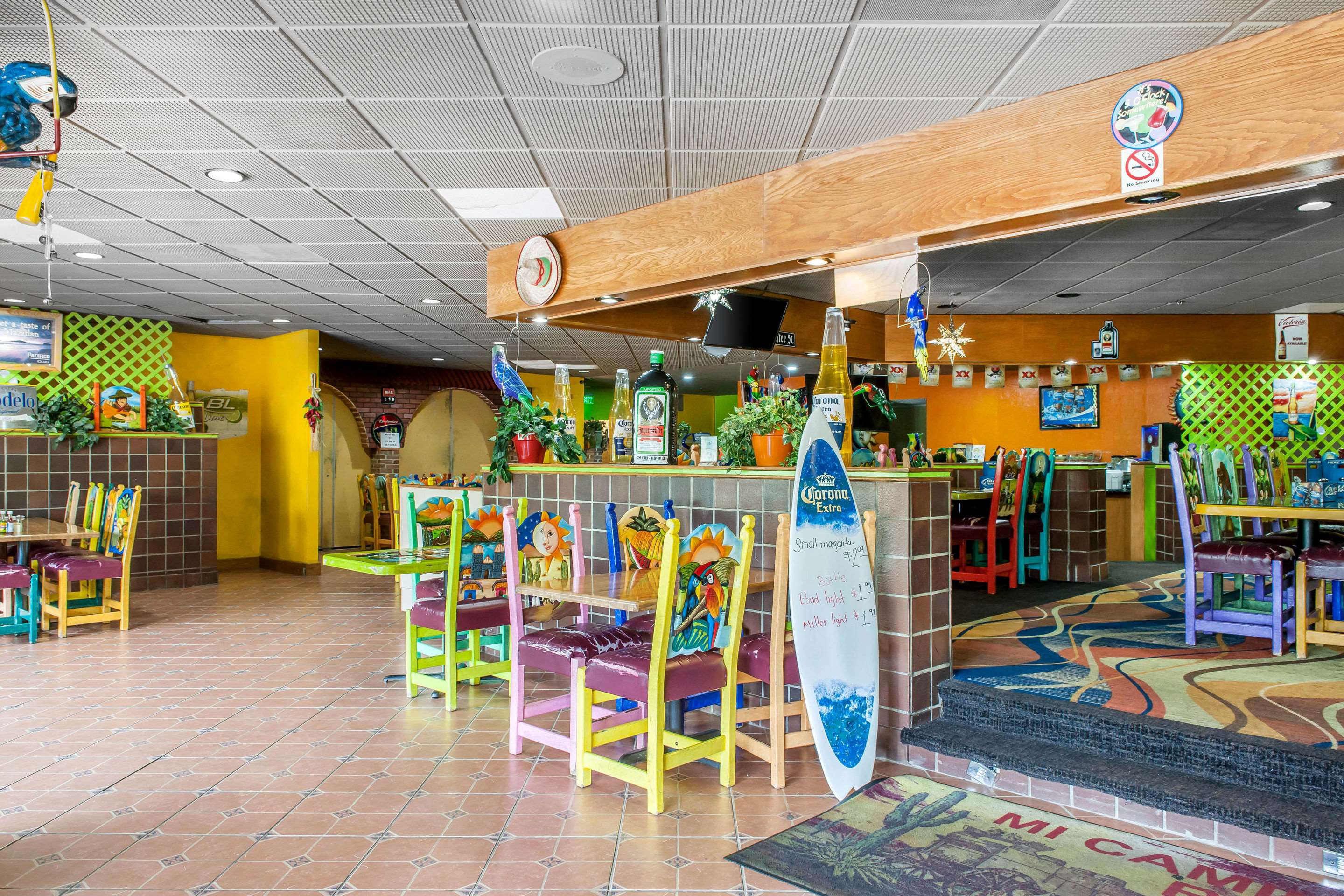 Restaurant & lounge