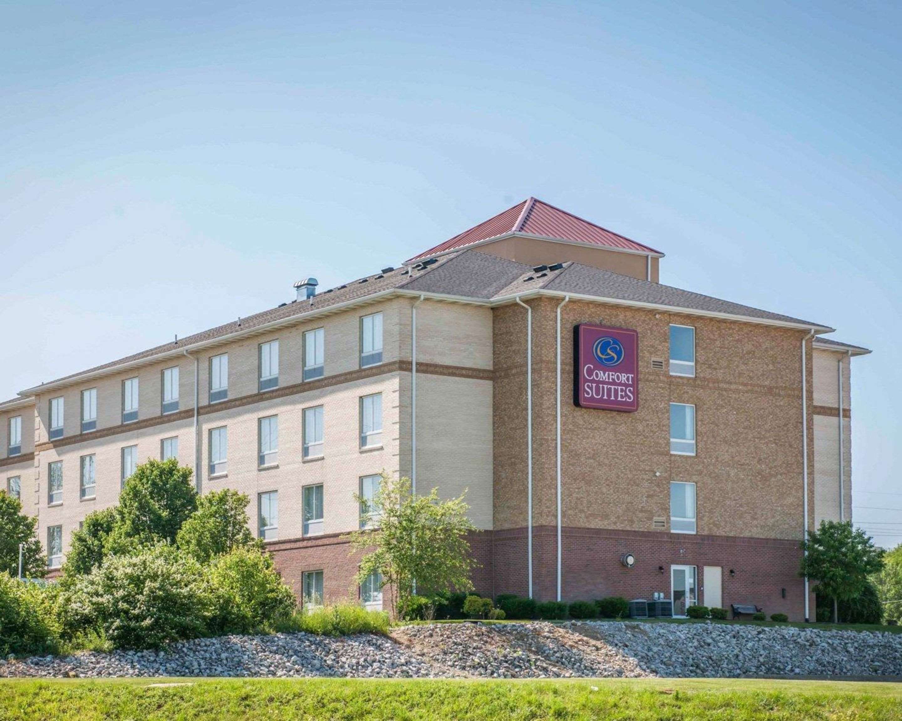 Hotel exterior | Comfort Suites Southport