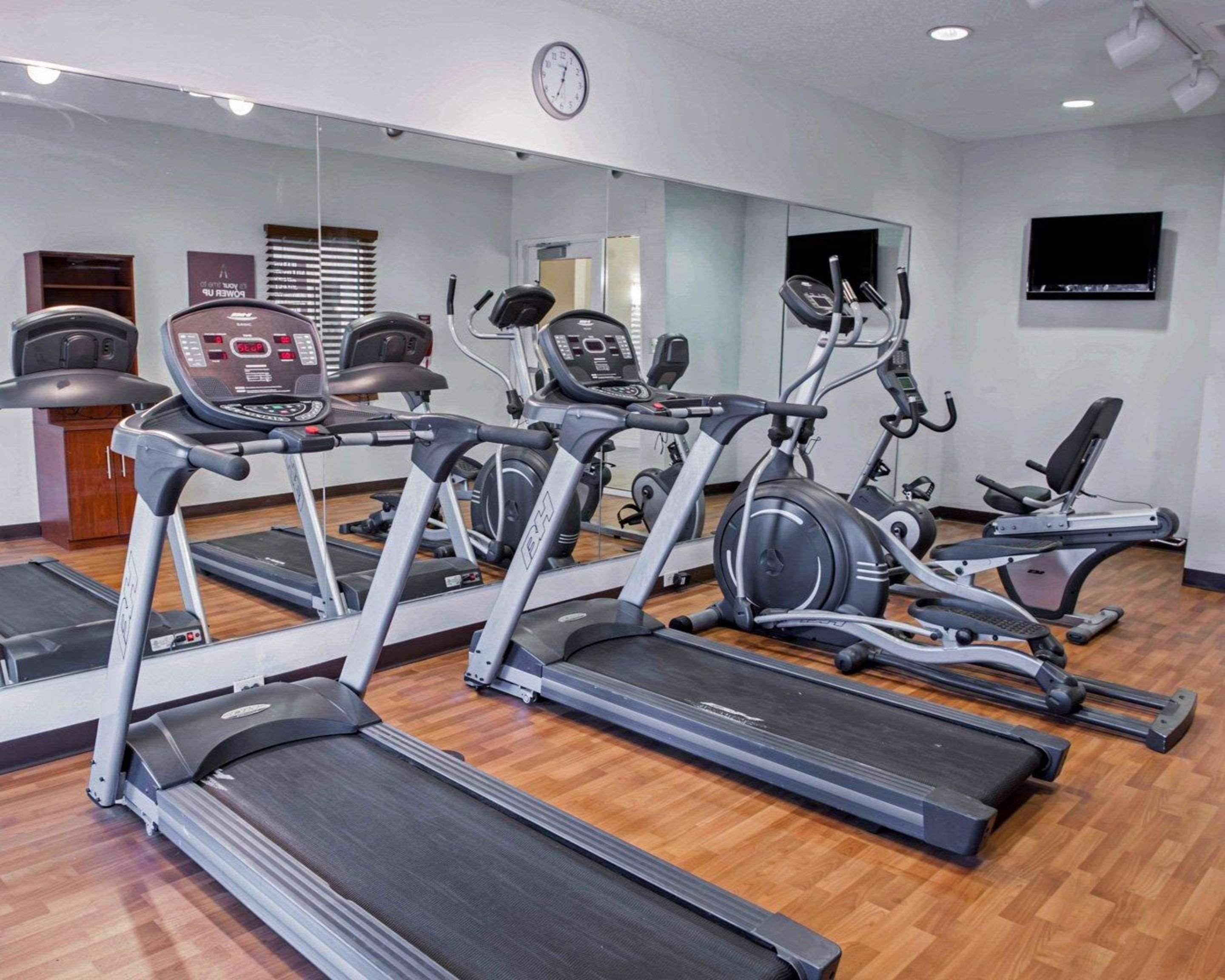 Fitness center | Comfort Suites Southport