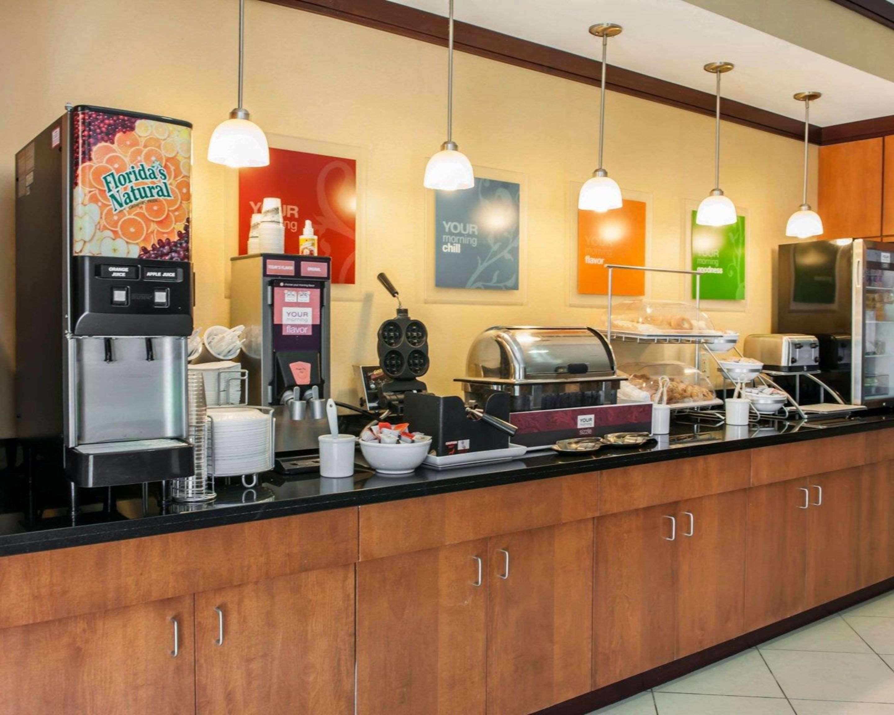 Assorted breakfast items | Comfort Suites Southport